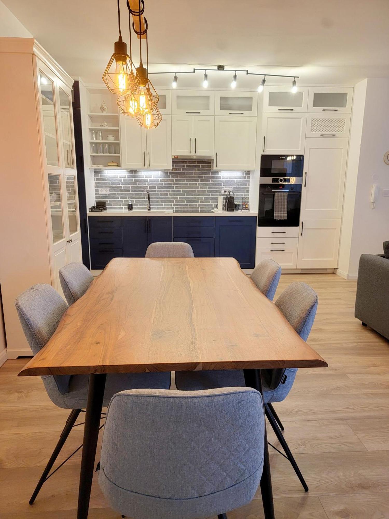 Moonshine Apartment Erd