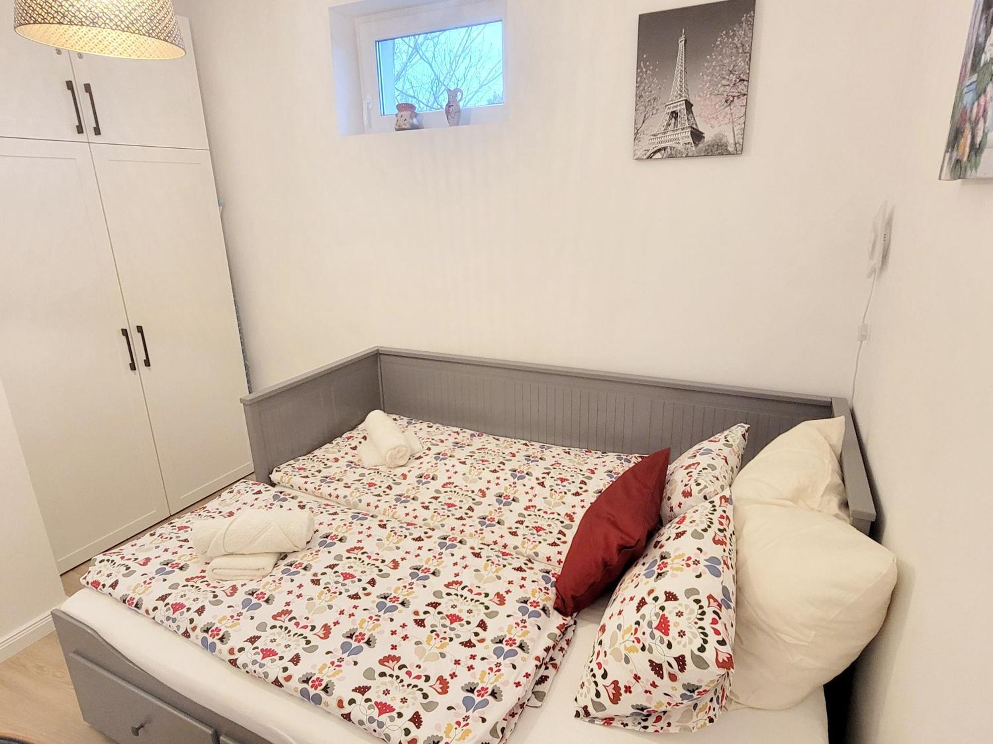 Moonshine Apartment Erd